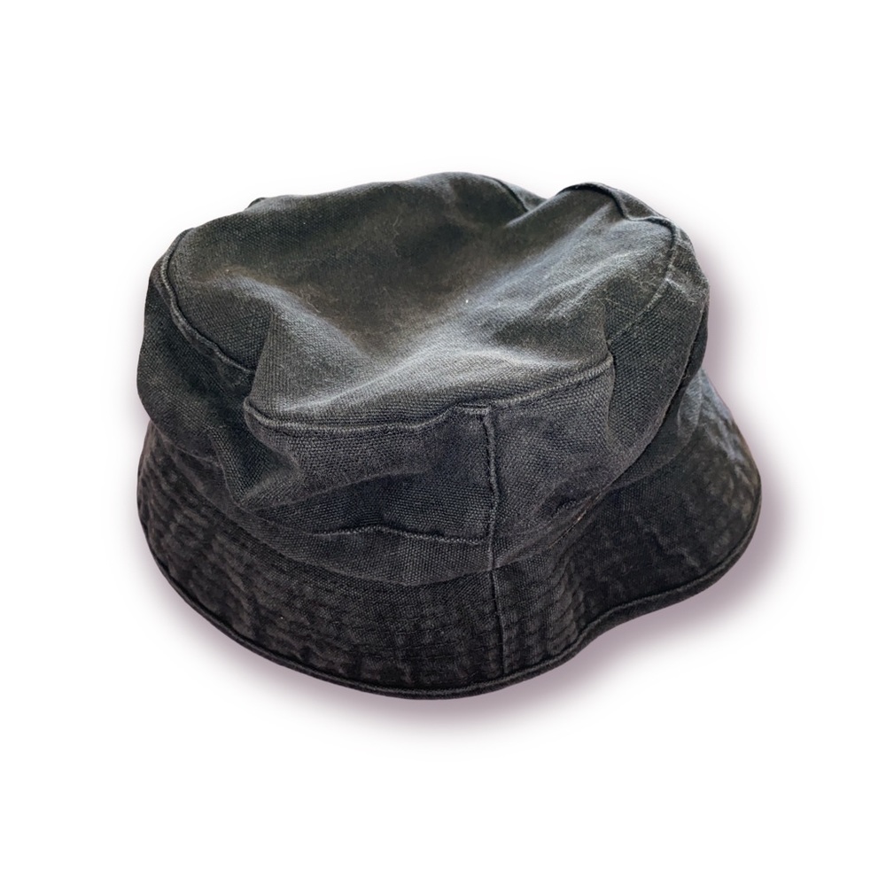 Black, cheetah bucket hat
